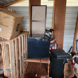 Frigidaire Mini Fridge 