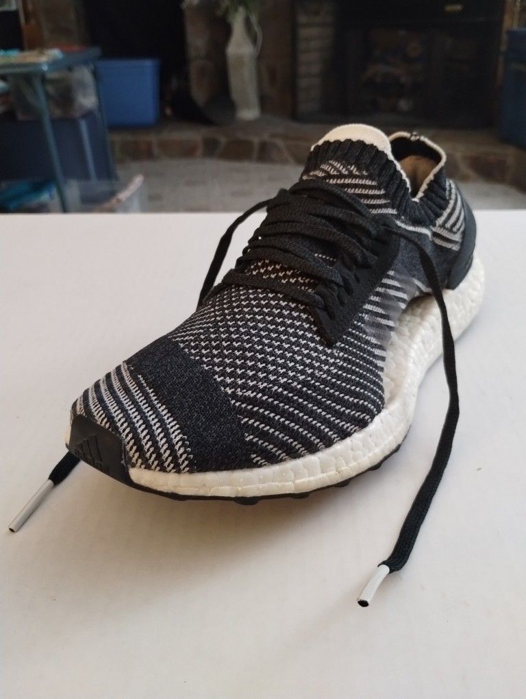 (Size-9) Women's, Good Condition, Adidas Ultraboost X
Core Black Grey (Women's)