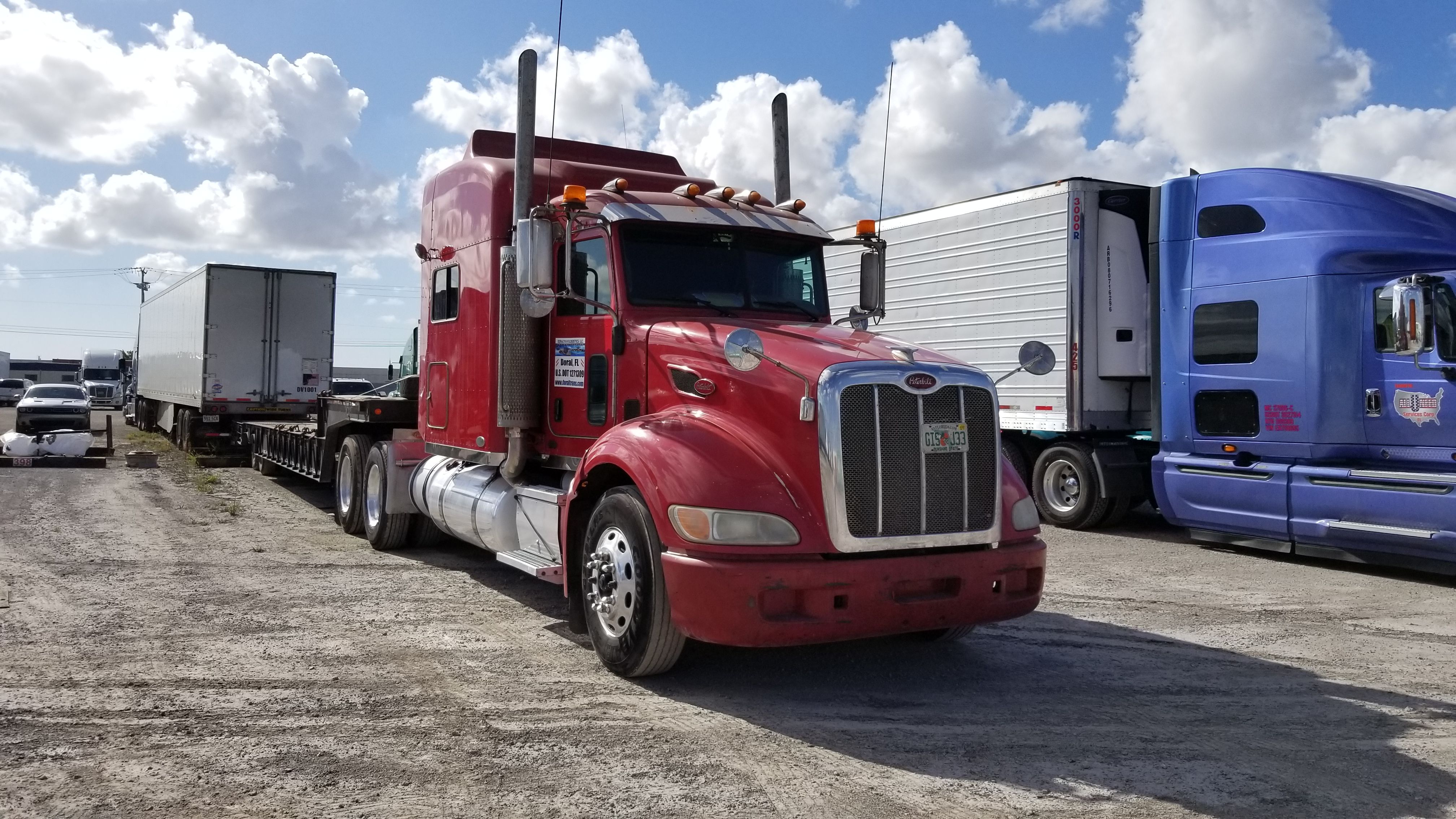 Peterbilt 386 truck W/Lowboy for Sale in Miami, FL - OfferUp