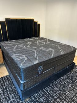 King Size Mattress Pillow Top 12"    new Mattress in a plastic sealed.  We offer same day delivery