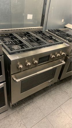 Jenn-Air - 5.1 Cu. Ft. Self-Cleaning Freestanding Gas Convection Range - Stainless steel