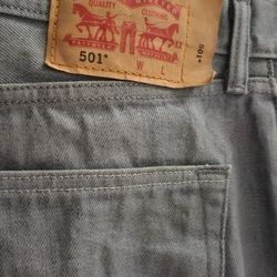 Light Gray Levi's ⚠️501⚠️size 60x32