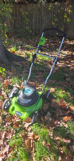 COMPLETE WORKING LAWNCARE TOOLS