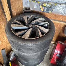 20 Inch Nissan Morano Rims & tiers good