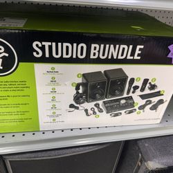 Mackie Cr3x Studio Bundle 