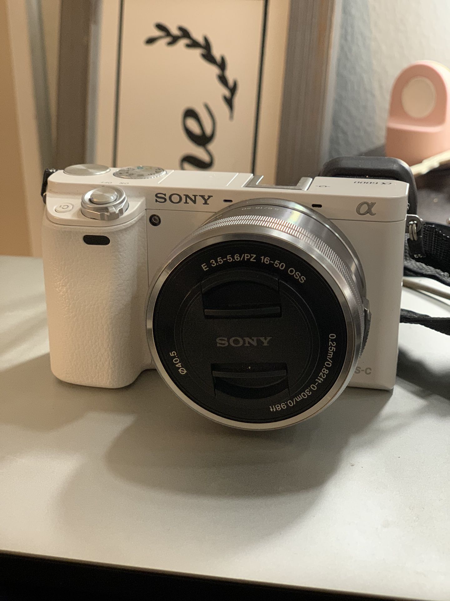 Sony A6000 CAMERA with kit lens (16-50mm)(GREAT CONDITION)