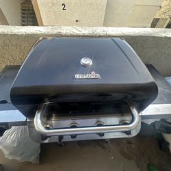 Black Char-Broil Grill 