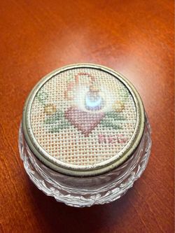 4" Tudor Crystal English Full Lead Crystal Jar with Needlepoint Insert Lid