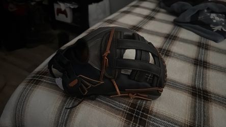 Glove