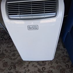 BLACK & DECKER PORTABLE AIR CONDITIONER!!