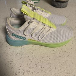 Puma Shoes-Women’s 7.5