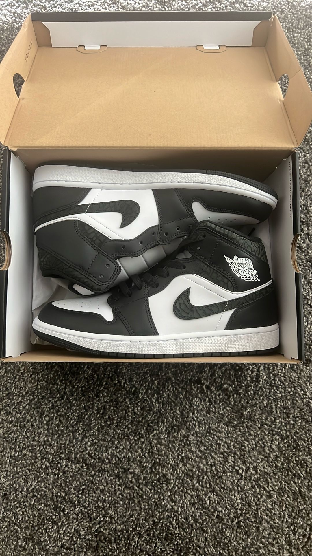 BRAND NEW Air Jordan 1