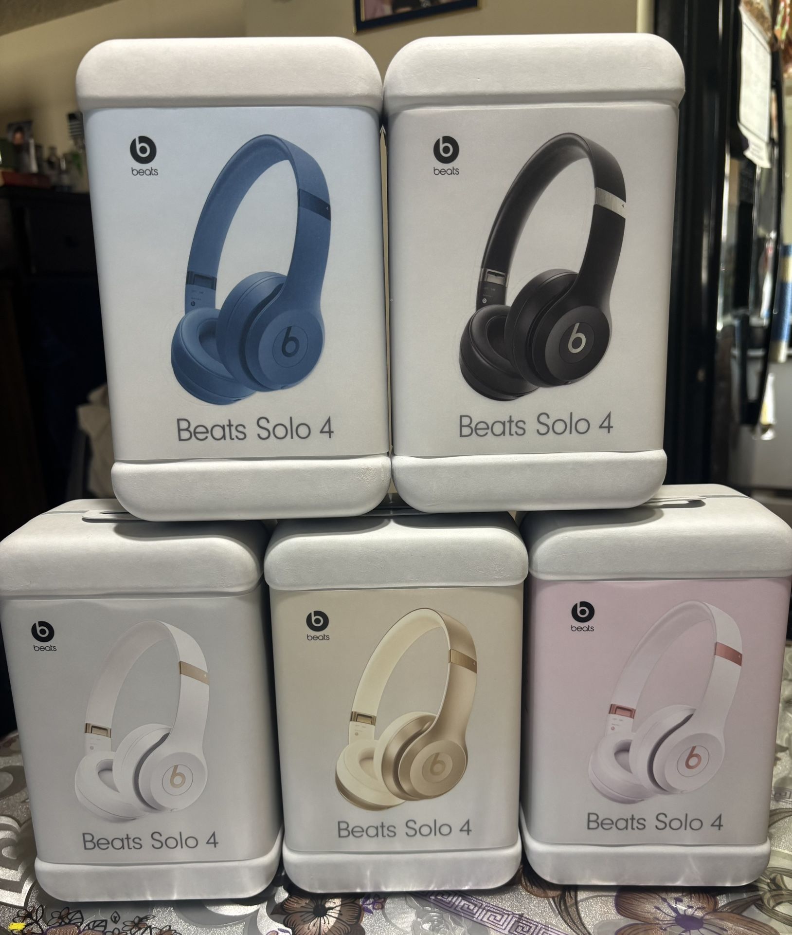 BEATS SOLO 4
