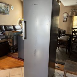 BRAND NEW Hisense 10.2 Cu. Ft. Freezer/Fridge!