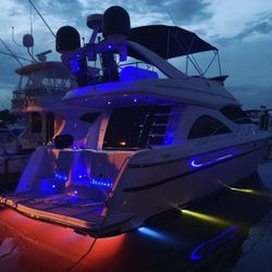 2000 Maxum 4600SCB Yacht - Interior Refit Done New