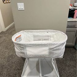 Delta Children Sweet Dreams Bassinet with Airflow Mesh Bedside Portable Crib