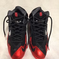 NIKE LEBRON XL MIAMI HEAT AWAY RED BLACK MENS SIZE 7 (621712-001 EXECELLET CONDITION 