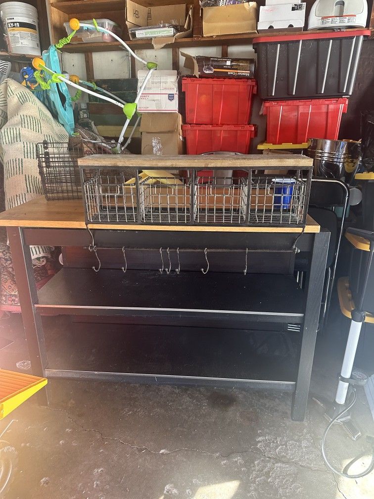 Kitchen Island 