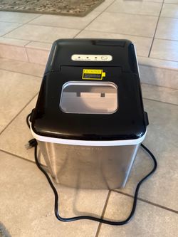 Crownful ice maker machine