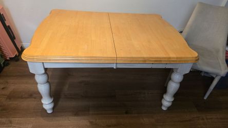 Dining room table