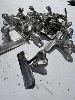 Lot Of 20 Metal Chip Clips