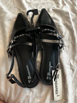 No Boundaries Women’s Faux Leather Strappy Flats