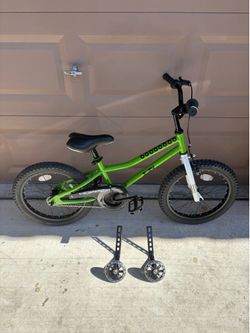 Joey Hopper. 18” Wheels. Steel. TRAINING WHEELS if needed.
