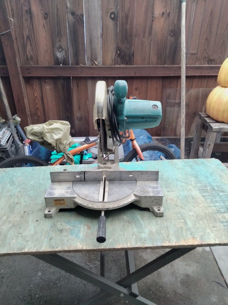 Table Saw Makita