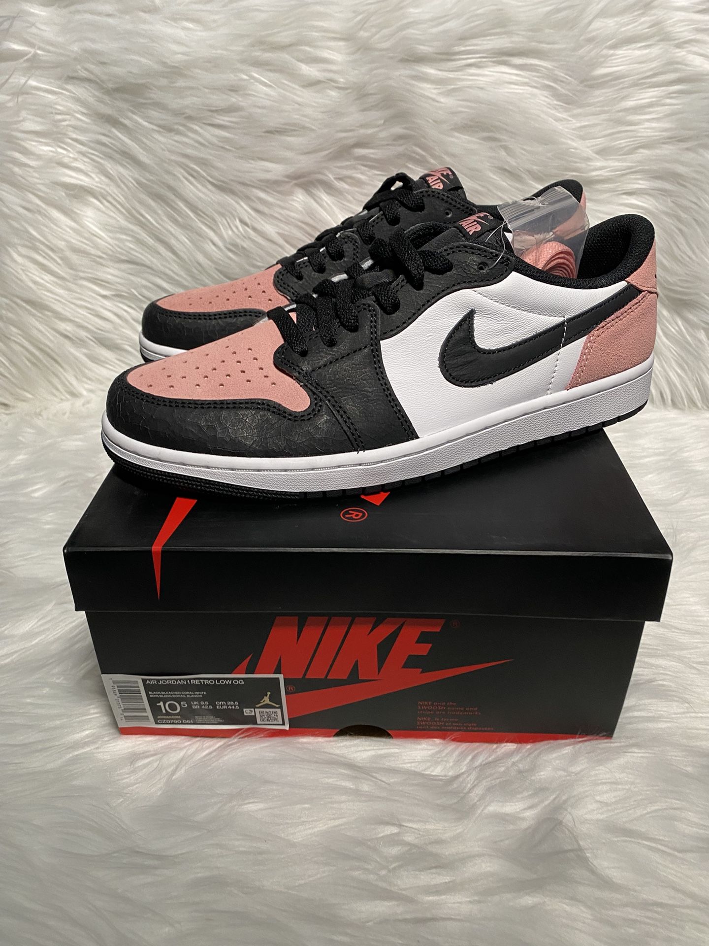 New Jordan 1 Low Og Bleached Coral Men Size 10.5