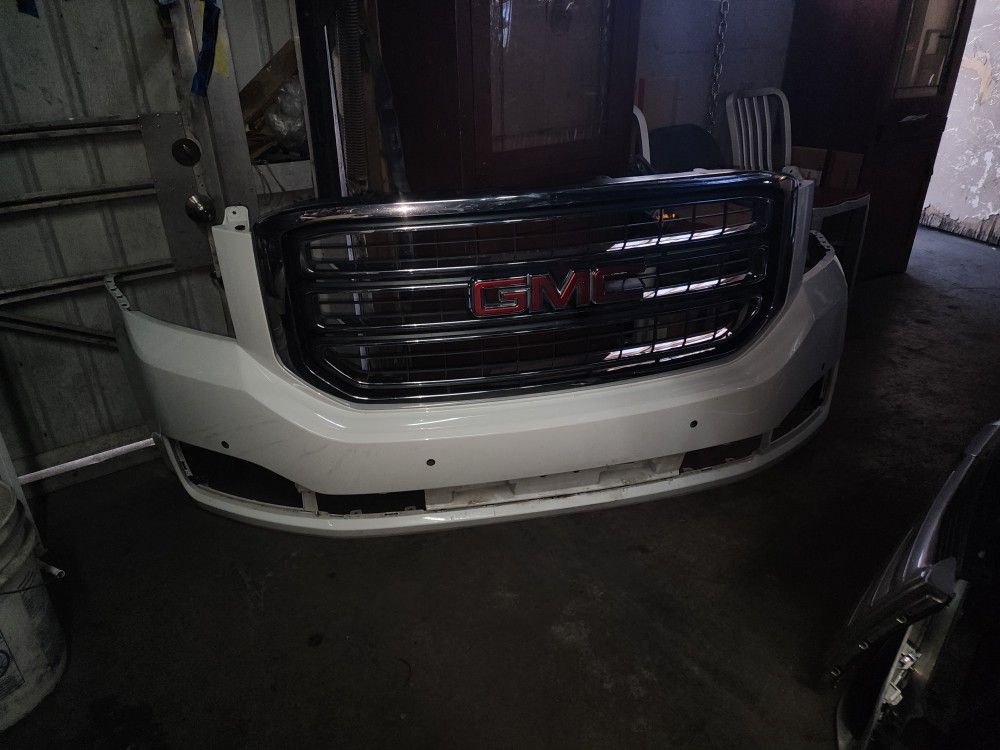 20152020 GMC YUKON FRONT BUMPER COVER for Sale in Long Beach, CA OfferUp