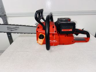 Milwaukee M18 FUEL 18V Brushless Cordless 20 in. Dual Chainsaw