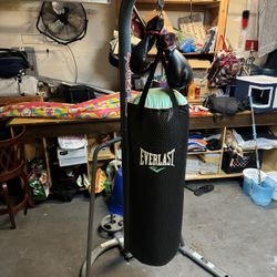 UFC Single Station Heavy Bag Stand 