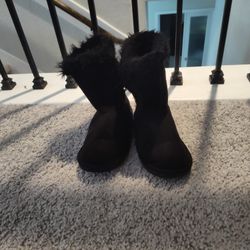 Kids black boots