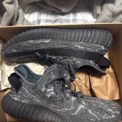 Yeezy Dark Salt