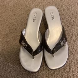 Guess women’s 8.5