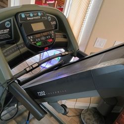 Horizon T202 Treadmill