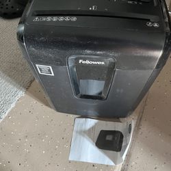 Paper Shredder 
