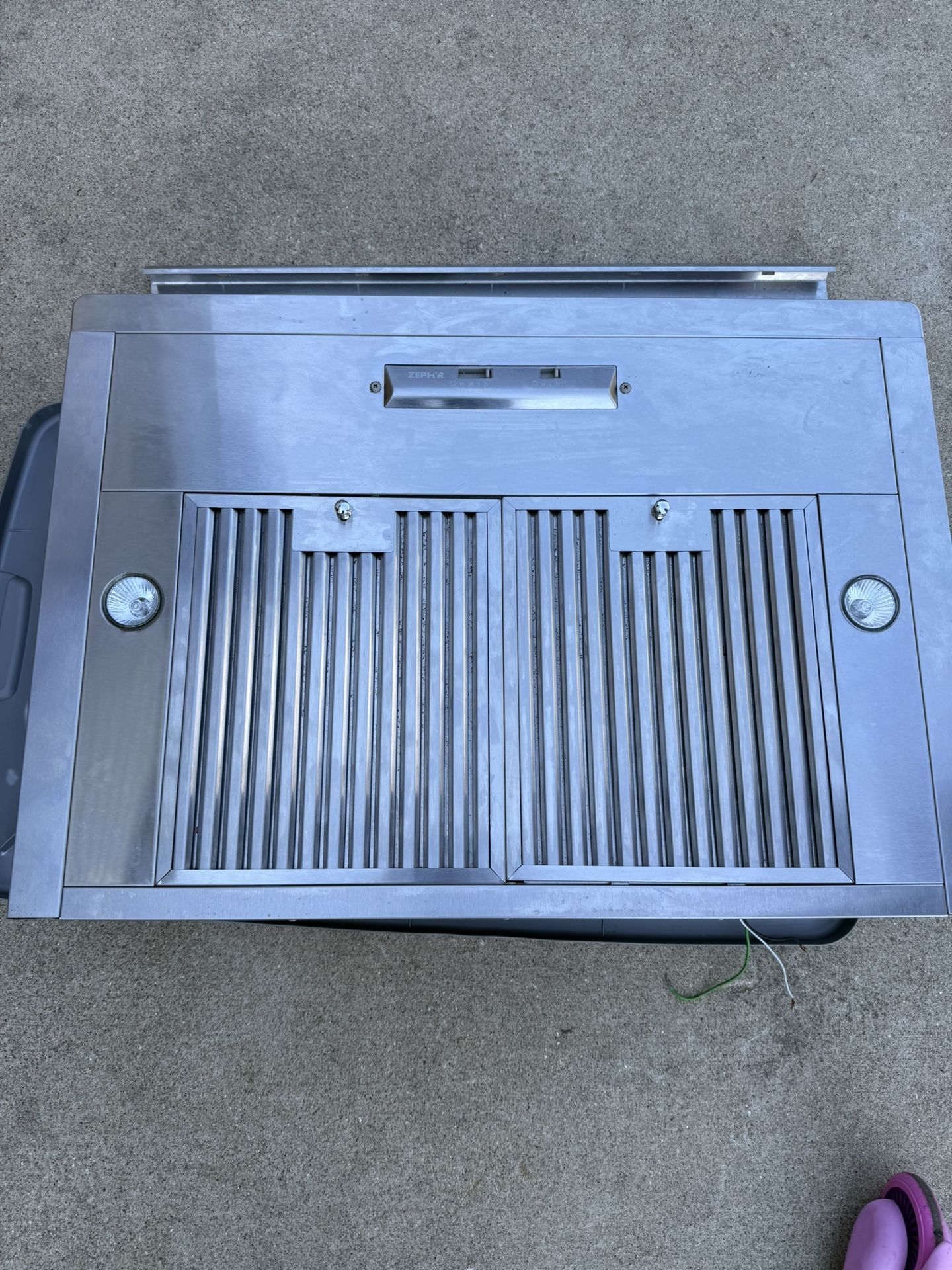 Zephyr Range Hood