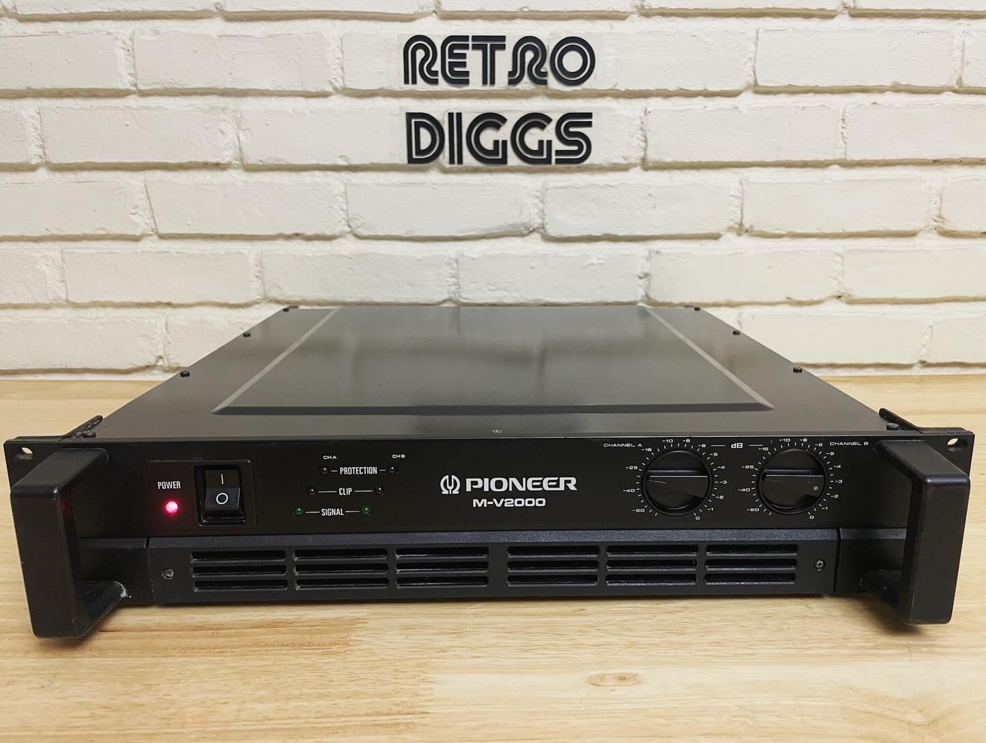 Rare Pioneer M-V2000 Stereo Power Amplifier (serviced)