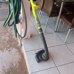 Cortador De Hierva No Incluye La Batería Ni El Hilo.  Aceptando Oferta 