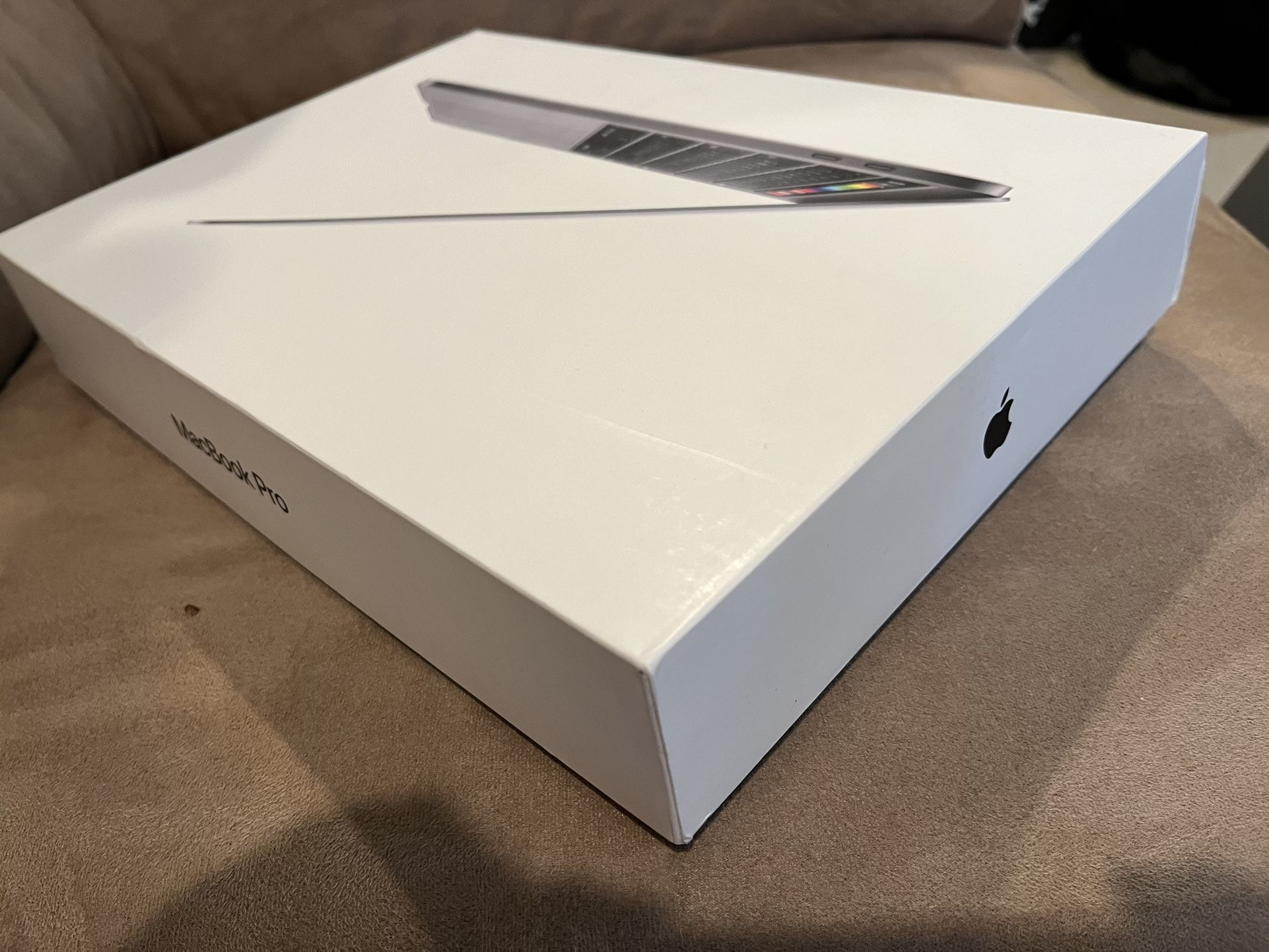 Good 2019 MacBook Pro A1989,i7,16Gb,512Gb,Brand New, AC Charger