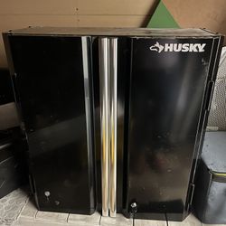 Wall metal cabinet (Husky) garage/shop