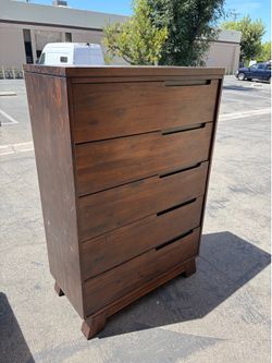 Modern Walnut Bedroom Set – 5 Drawer Dresser + Matching Nightstands (3 Pieces)