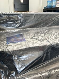 Plush top twin mattress