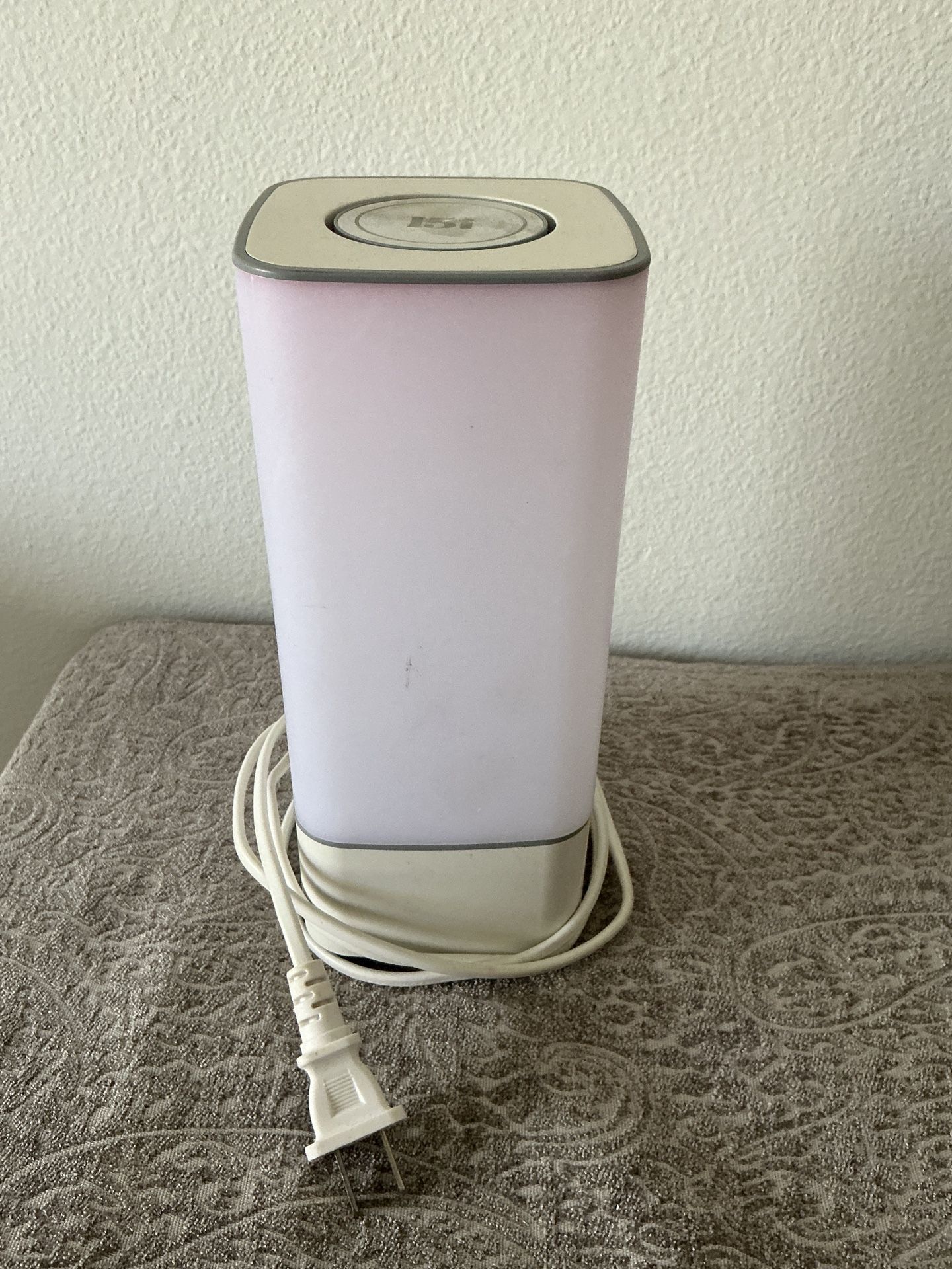 Runsilic I5i USB charging slot touch control bedside sync lamps Wireless LED