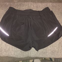 Lululemon Hotty hot high rised lined shorts