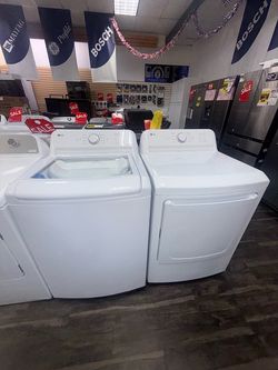 LG Top-Load Washer & Vented Gas Dryer (Set)