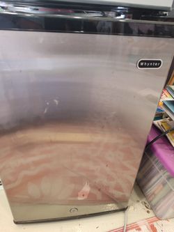 Whyntr 2.1 cubic ft freezer