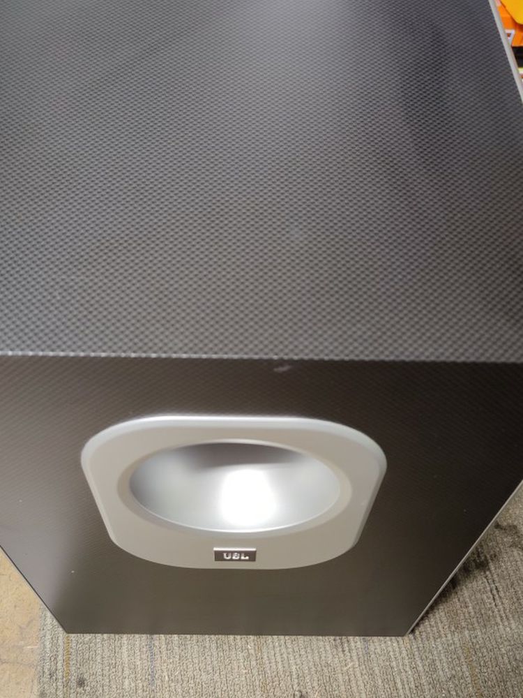JBL Sub300 10 inch 150W Subwoofer. Good Condition