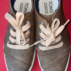 Toms Shoes